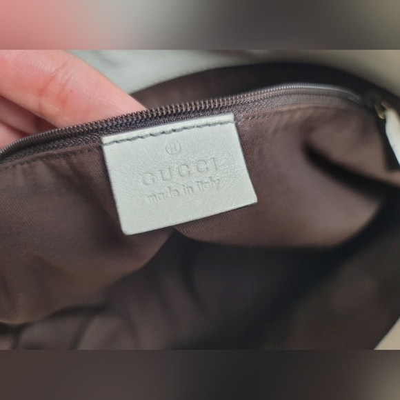 Gucci Canvas Abbey Shoulder Bag - Picture 8 of 14